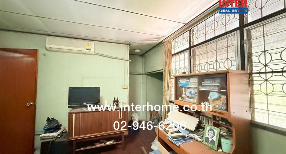 For sale 3 bedrooms townhouse in Thon Buri, Bangkok