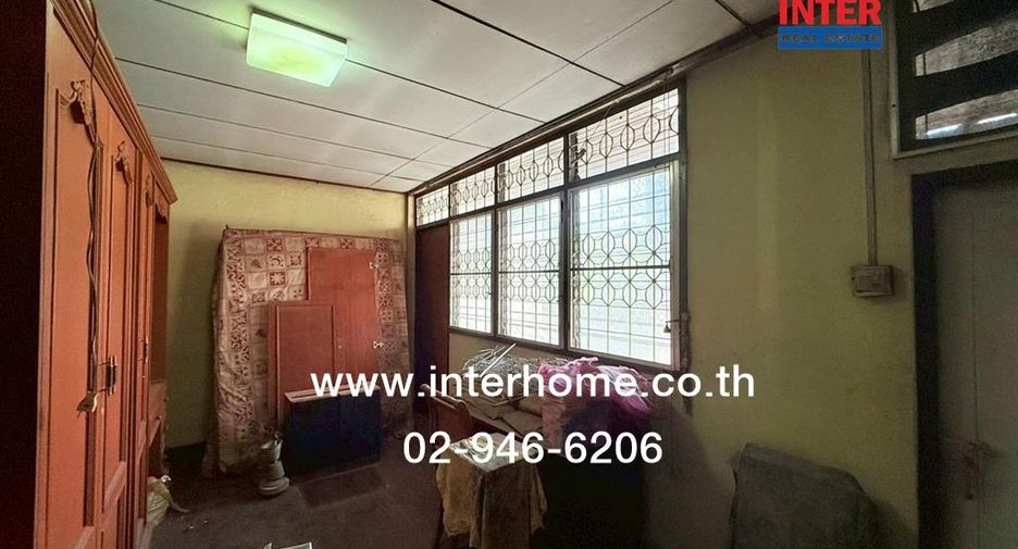 For sale 3 bedrooms townhouse in Thon Buri, Bangkok