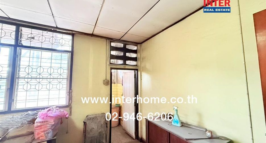 For sale 3 bedrooms townhouse in Thon Buri, Bangkok