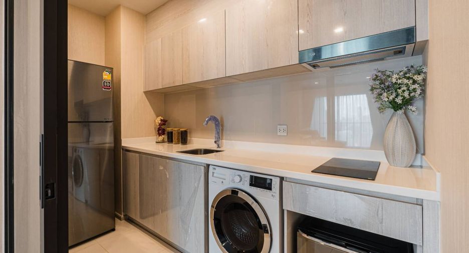 Wohnung zur Miete mit 2 Zimmer in Pathum Wan, Bangkok