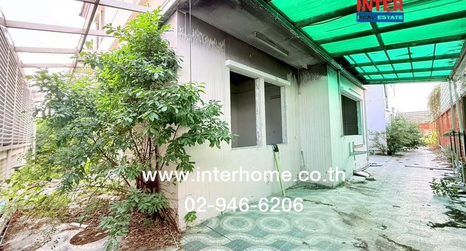 For sale 5 bedrooms house in Phra Khanong, Bangkok