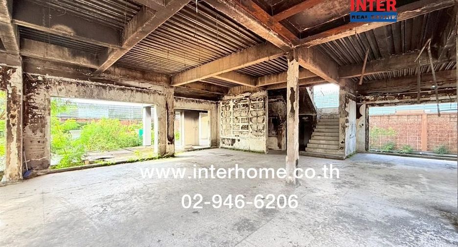 For sale 5 bedrooms house in Phra Khanong, Bangkok