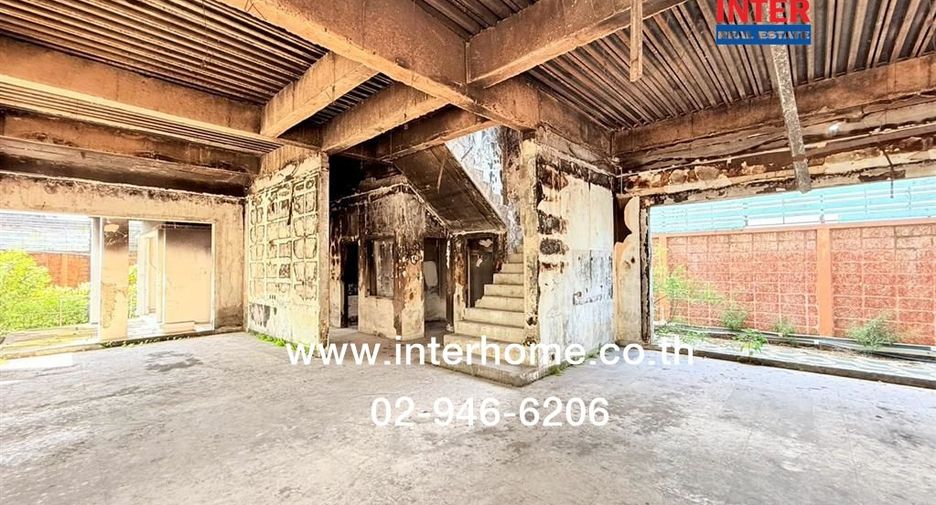 For sale 5 bedrooms house in Phra Khanong, Bangkok