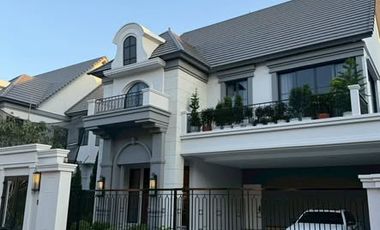 Haus zur Miete und zum Kauf mit 4 Zimmer in Bang Khen, Bangkok