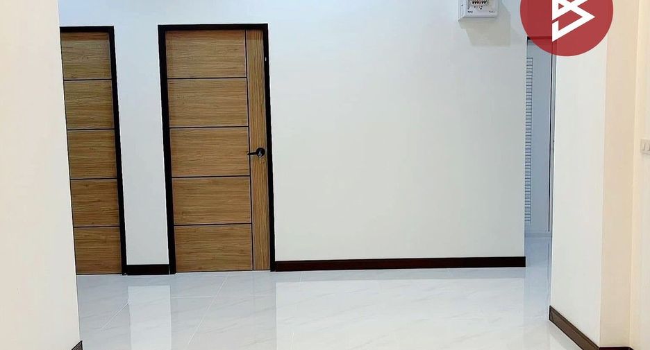 For sale 3 bedrooms house in Nong Chang, Uthai Thani
