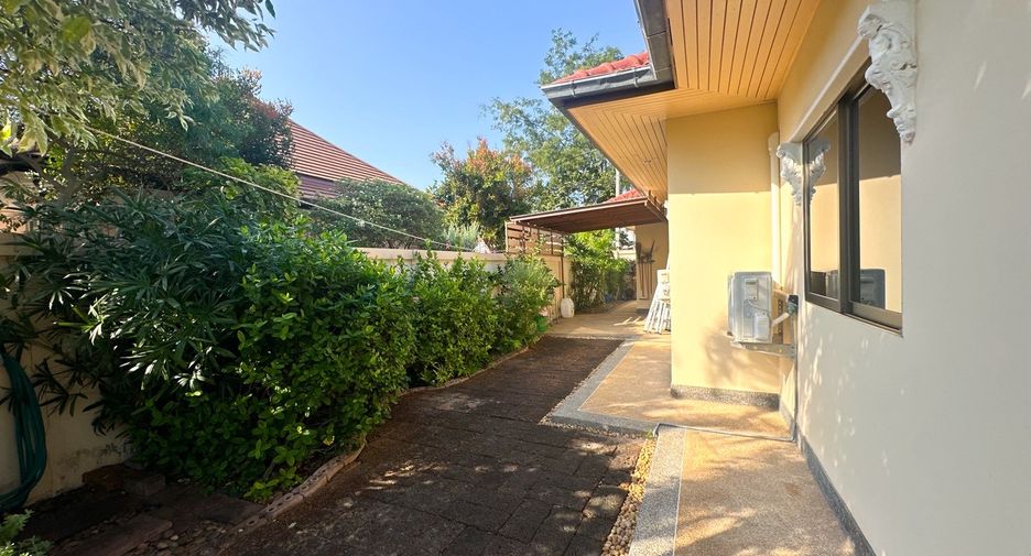 For sale 3 bedrooms villa in Hua Hin, Prachuap Khiri Khan