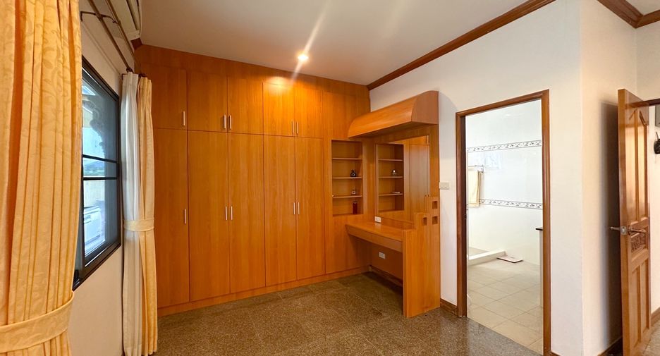 For sale 3 bedrooms villa in Hua Hin, Prachuap Khiri Khan