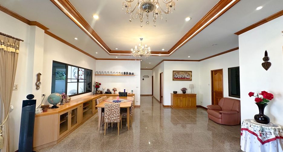 For sale 3 bedrooms villa in Hua Hin, Prachuap Khiri Khan