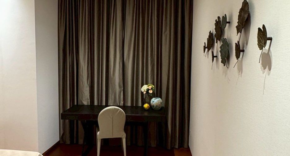 For rent 2 bedrooms condo in Sathon, Bangkok