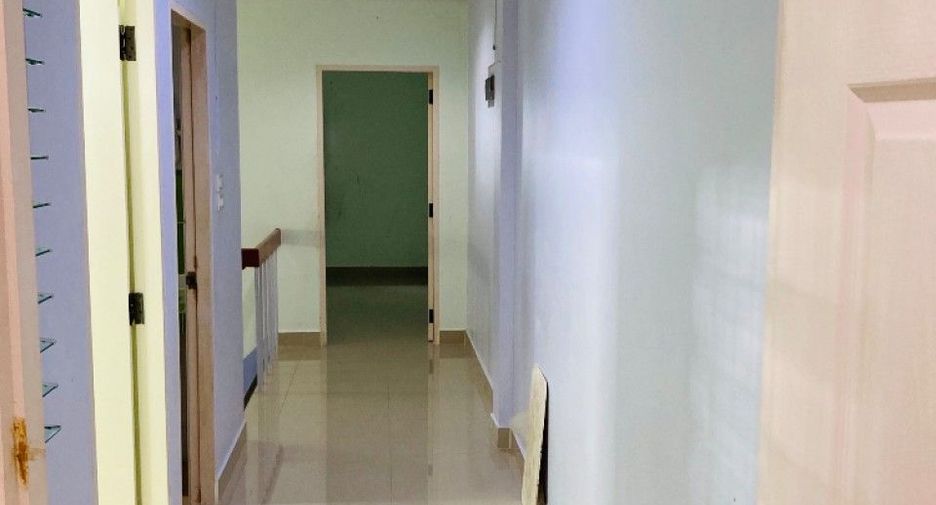 出售 3 卧室 联排别墅 在 Mueang Rayong, Rayong