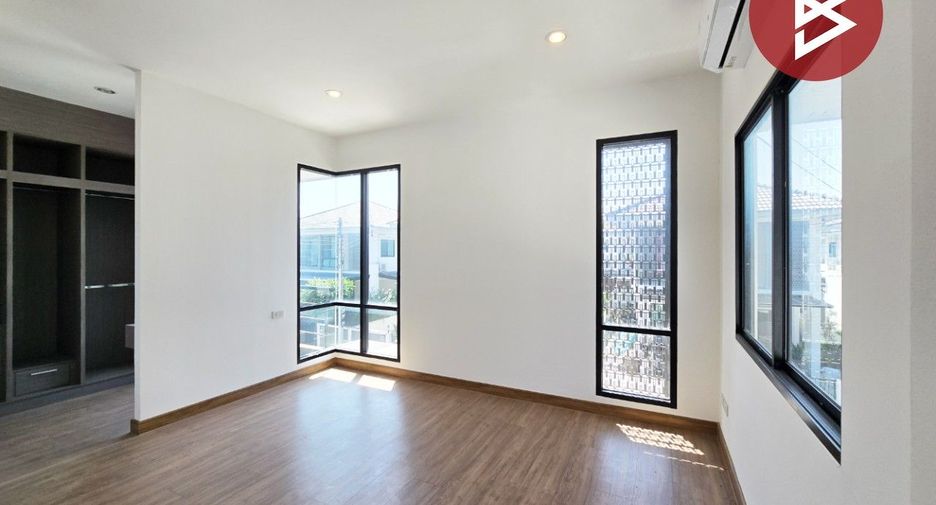 For sale 3 bedrooms house in Sam Khok, Pathum Thani