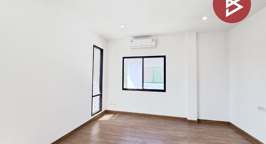 For sale 3 bedrooms house in Sam Khok, Pathum Thani