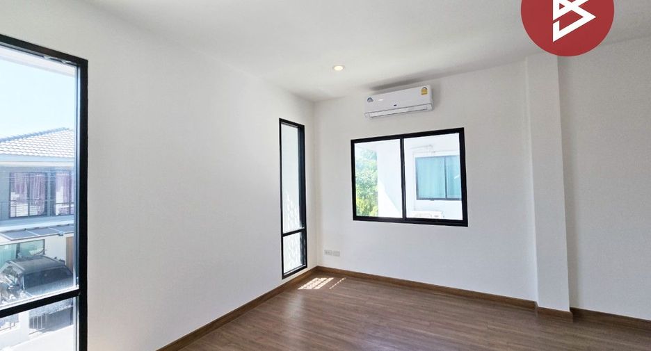 For sale 3 bedrooms house in Sam Khok, Pathum Thani