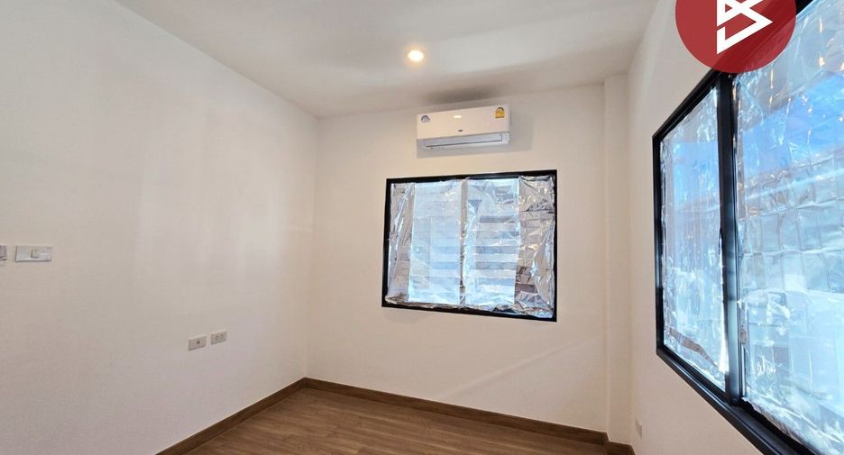 For sale 3 bedrooms house in Sam Khok, Pathum Thani