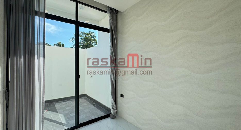 For sale 4 bedrooms house in Bang Lamung, Chonburi