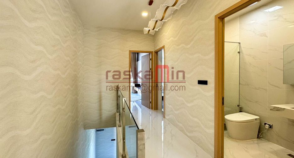 For sale 4 bedrooms house in Bang Lamung, Chonburi