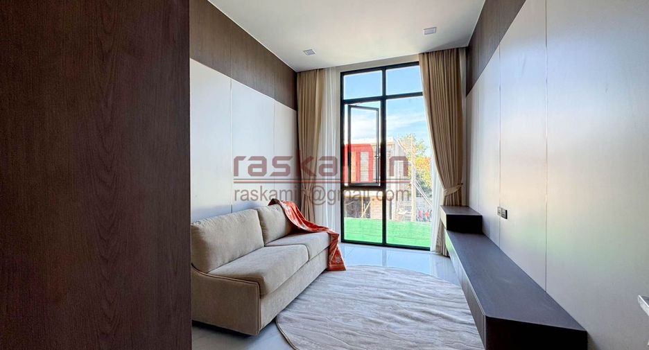 For sale 4 bedrooms house in Bang Lamung, Chonburi