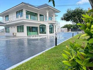 For Rent 6 Bedroom Villa In Bang Lamung, Chonburi