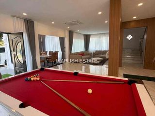 Villa zur Miete und zum Kauf mit 6 Zimmer in Bang Lamung, Chonburi