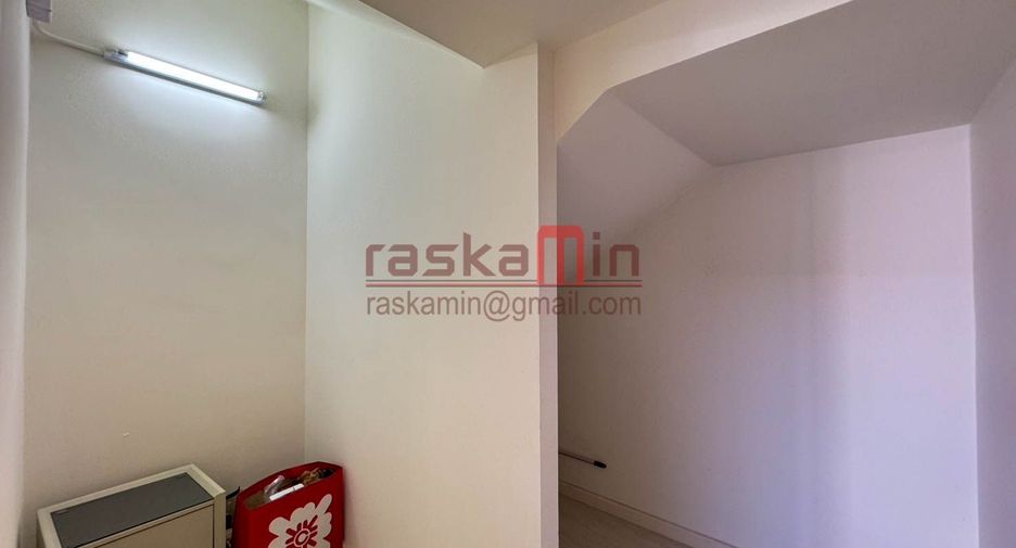 Villa zum Kauf mit 4 Zimmer in Bang Lamung, Chonburi