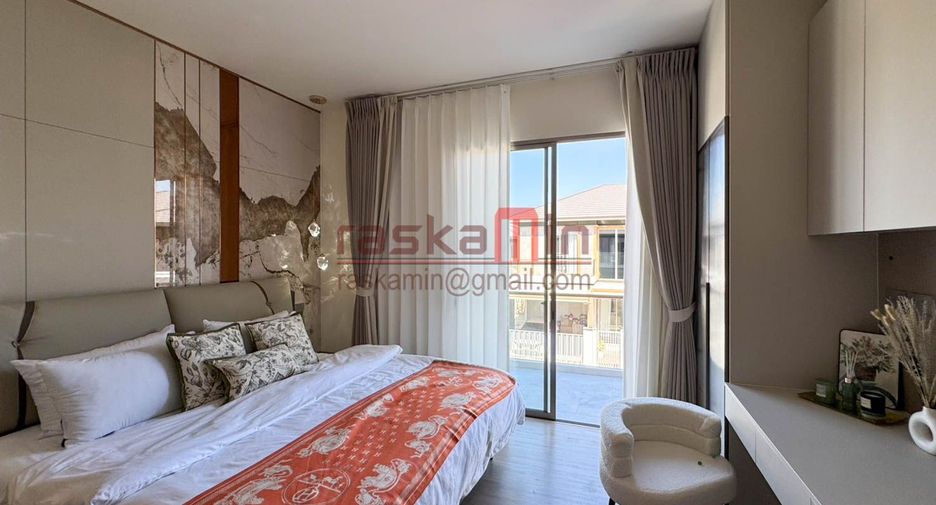 Villa zum Kauf mit 4 Zimmer in Bang Lamung, Chonburi