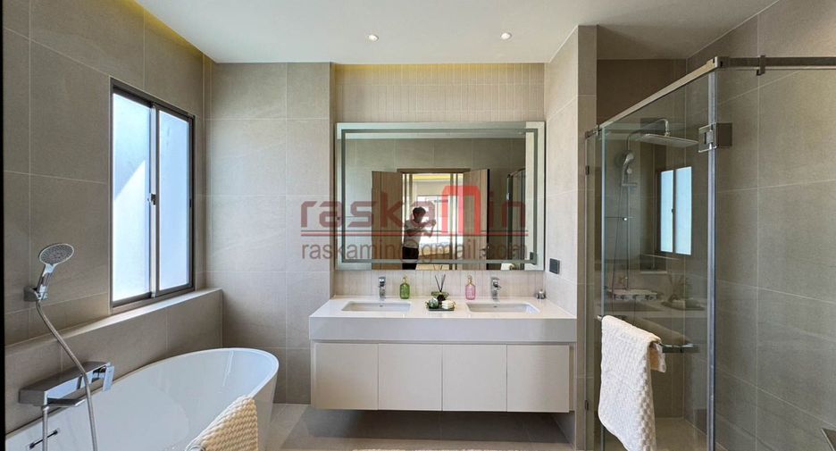 Villa zum Kauf mit 4 Zimmer in Bang Lamung, Chonburi
