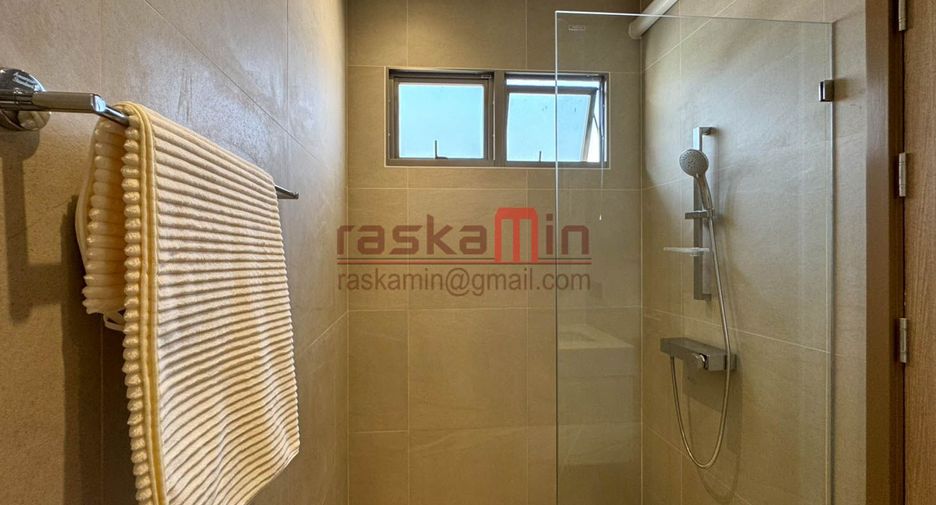 Villa zum Kauf mit 4 Zimmer in Bang Lamung, Chonburi