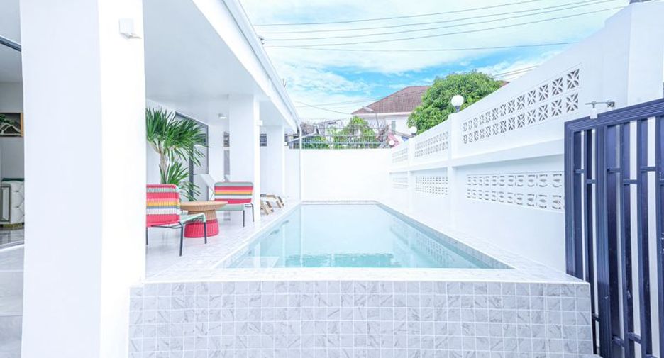 For sale 4 bedrooms house in Bang Lamung, Chonburi