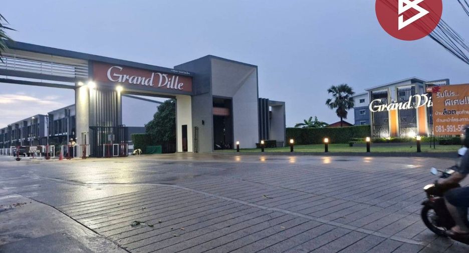 Casa adosada en venta de 3 habitaciones en Mueang Pathum Thani, Pathum Thani
