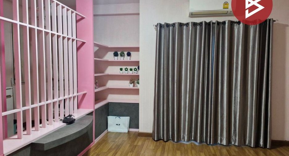 Casa adosada en venta de 3 habitaciones en Mueang Pathum Thani, Pathum Thani