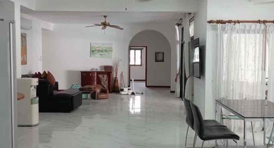 For rent 5 bedrooms villa in Bang Lamung, Chonburi