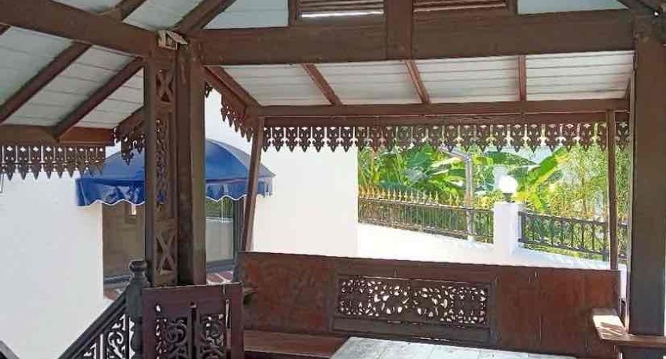 For rent 5 bedrooms villa in Bang Lamung, Chonburi
