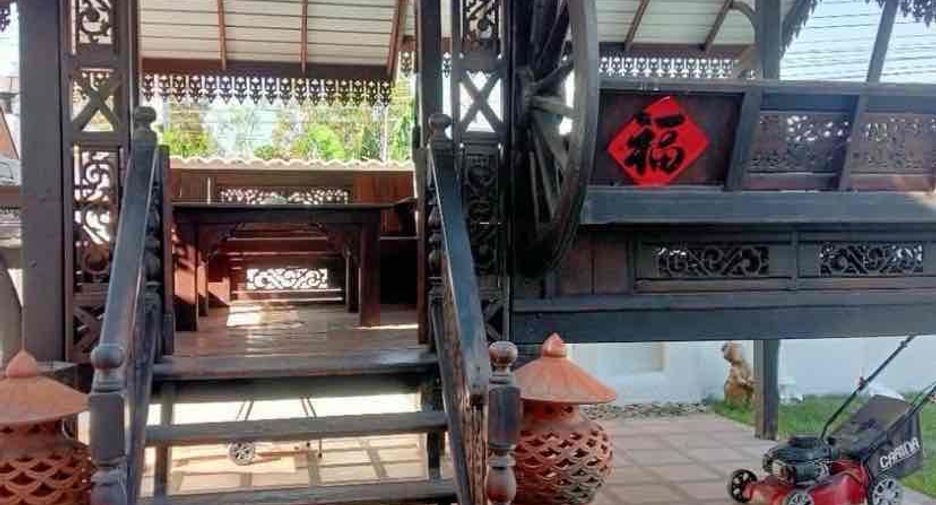 For rent 5 bedrooms villa in Bang Lamung, Chonburi