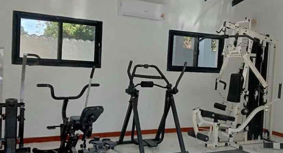 For rent 5 bedrooms villa in Bang Lamung, Chonburi