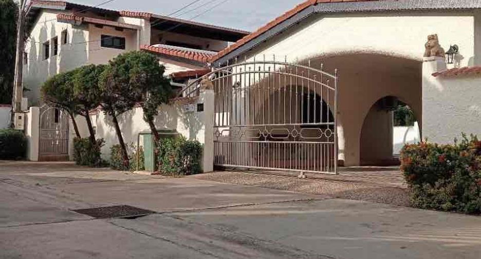 For rent 5 bedrooms villa in Bang Lamung, Chonburi