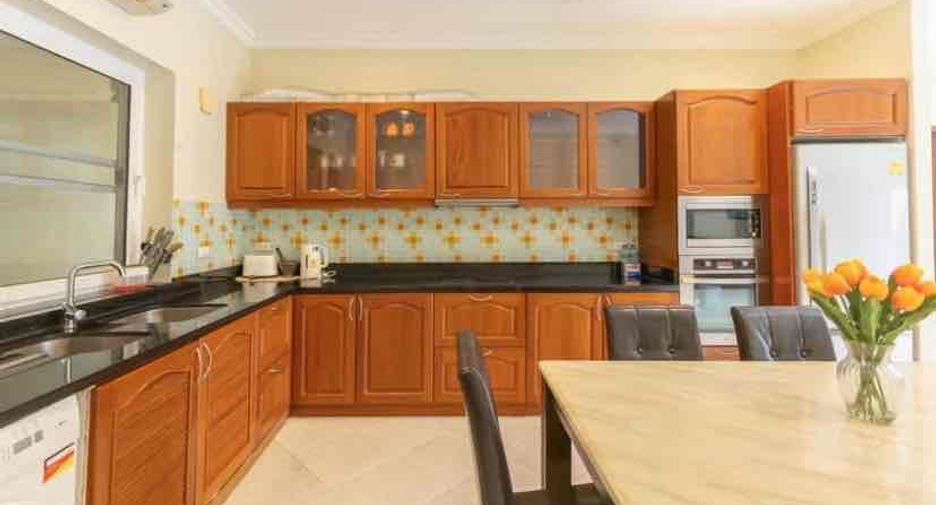 For rent 2 bedrooms villa in Bang Lamung, Chonburi