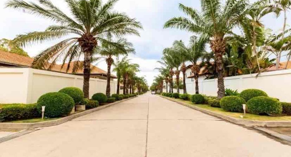 For rent 2 bedrooms villa in Bang Lamung, Chonburi