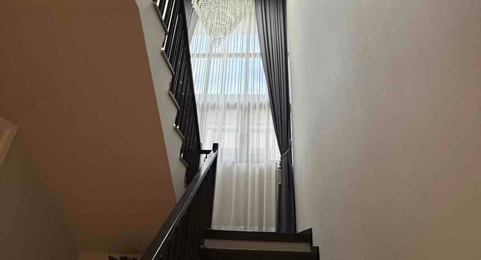 Villa zur Miete mit 5 Zimmer in Bang Lamung, Chonburi
