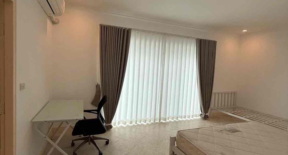 For rent 4 bedrooms villa in Bang Lamung, Chonburi