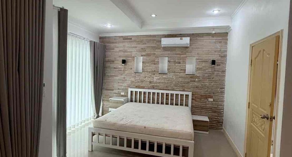For rent 4 bedrooms villa in Bang Lamung, Chonburi