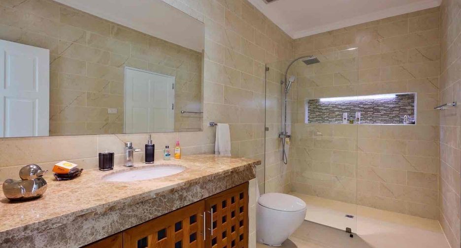 For rent 6 bedrooms villa in Bang Lamung, Chonburi