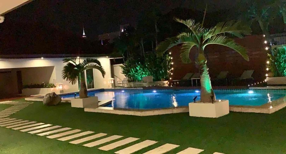 For rent 6 bedrooms villa in Bang Lamung, Chonburi