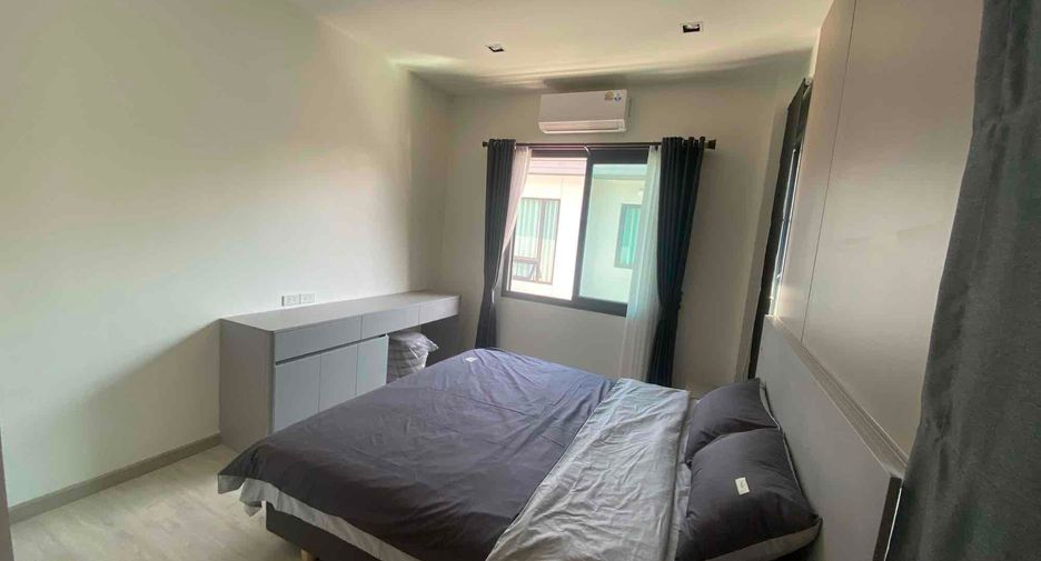 For rent 4 bedrooms villa in Bang Lamung, Chonburi