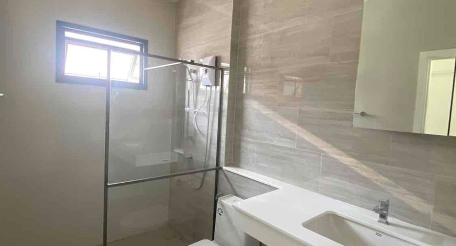 For rent 4 bedrooms villa in Bang Lamung, Chonburi