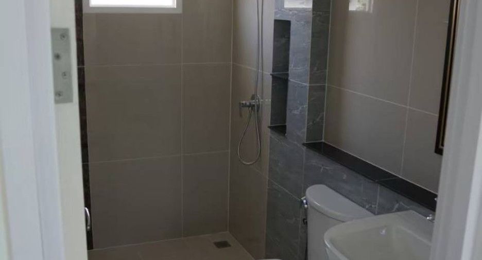 Haus zum Kauf mit 4 Zimmer in Bang Khen, Bangkok