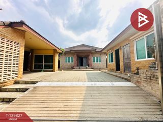 For sale 4 ベッドルーム house in Sam Phran, Nakhon Pathom