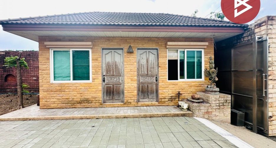For sale 4 ベッドルーム house in Sam Phran, Nakhon Pathom