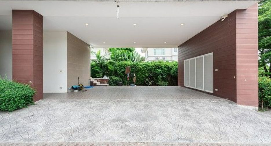 Casa en venta de 4 habitaciones en Khan Na Yao, Bangkok