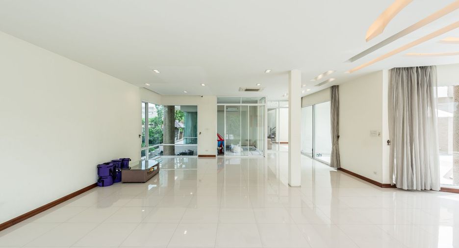 Casa en venta de 4 habitaciones en Khan Na Yao, Bangkok