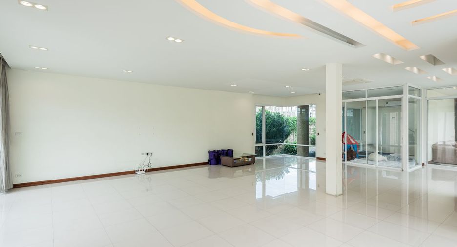 Casa en venta de 4 habitaciones en Khan Na Yao, Bangkok